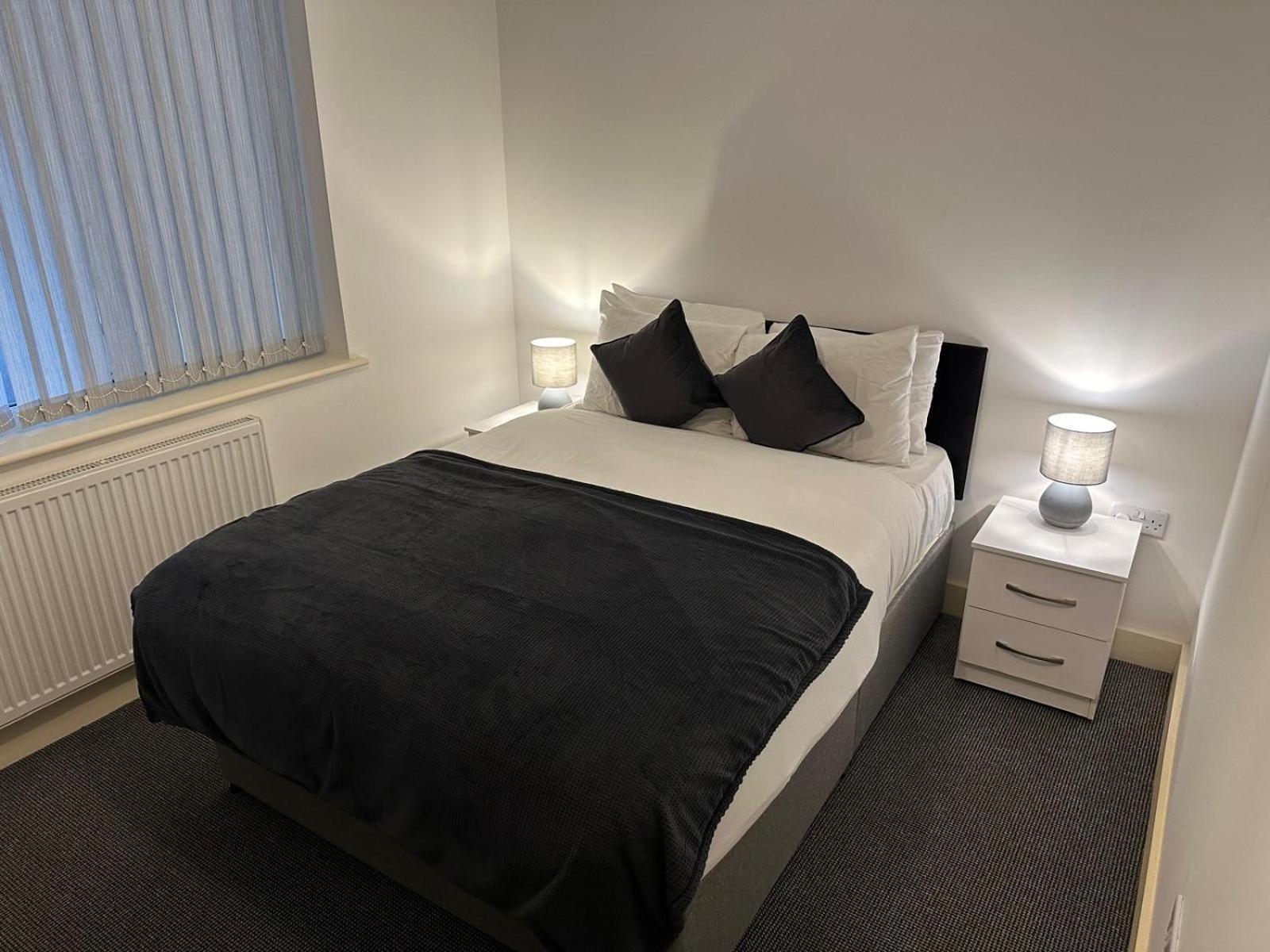 Spacious Two Bedroom Apartment Liverpool