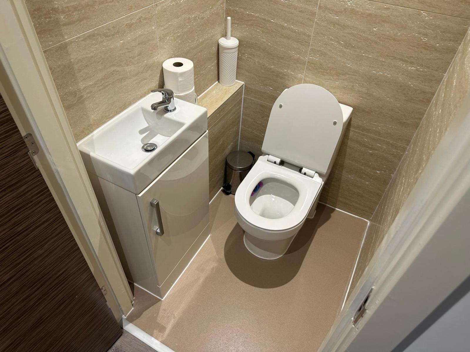 Spacious Two Bedroom Apartment *