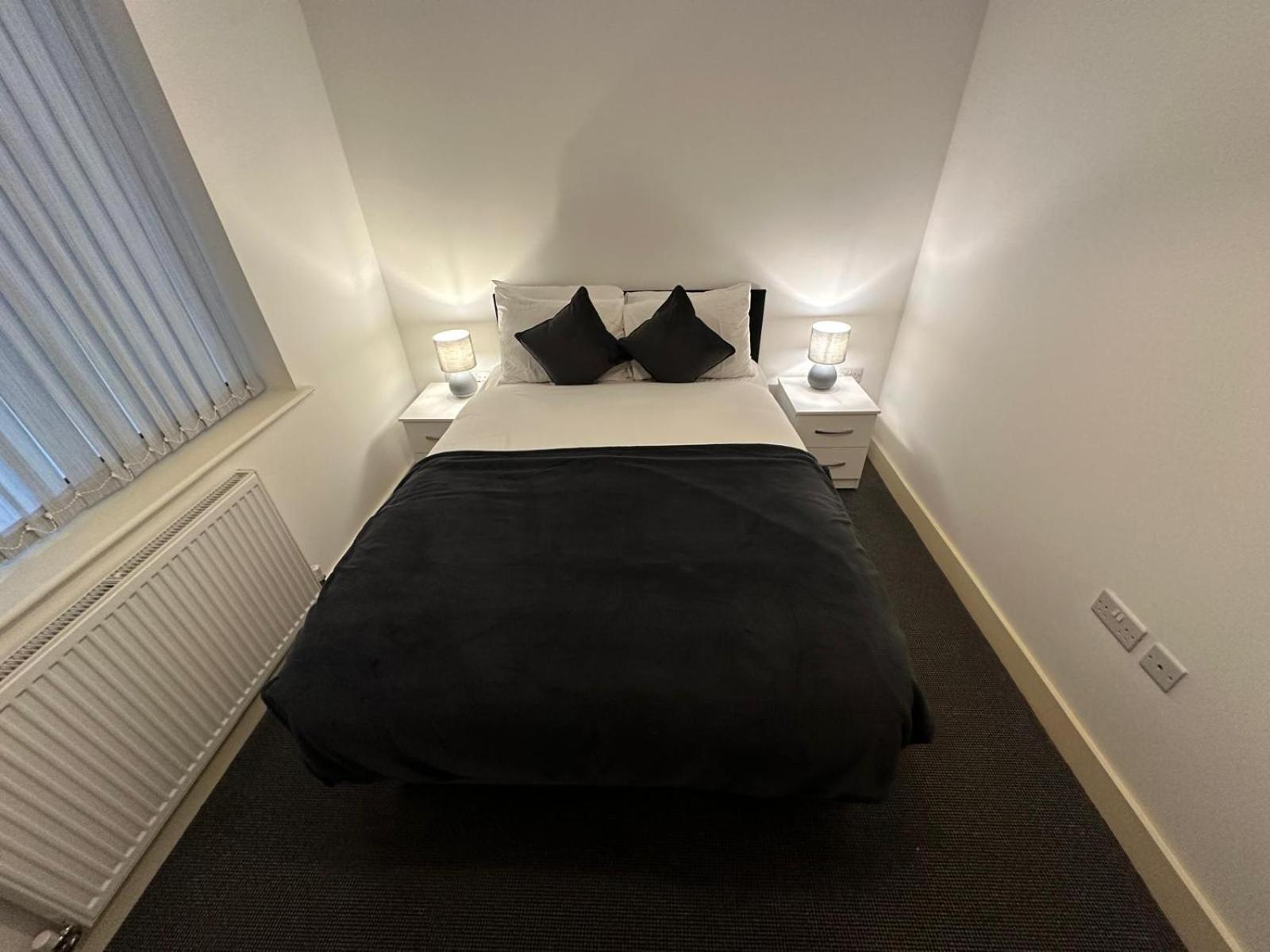 Spacious Two Bedroom Apartment Liverpool